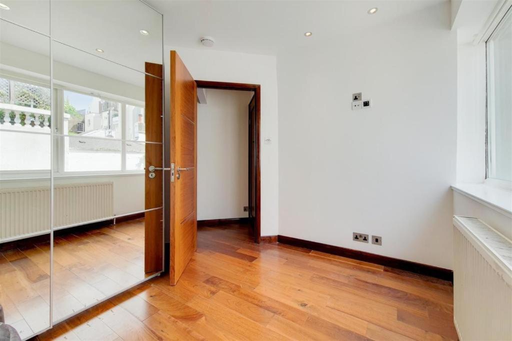Apartment Stanhope Terrace London